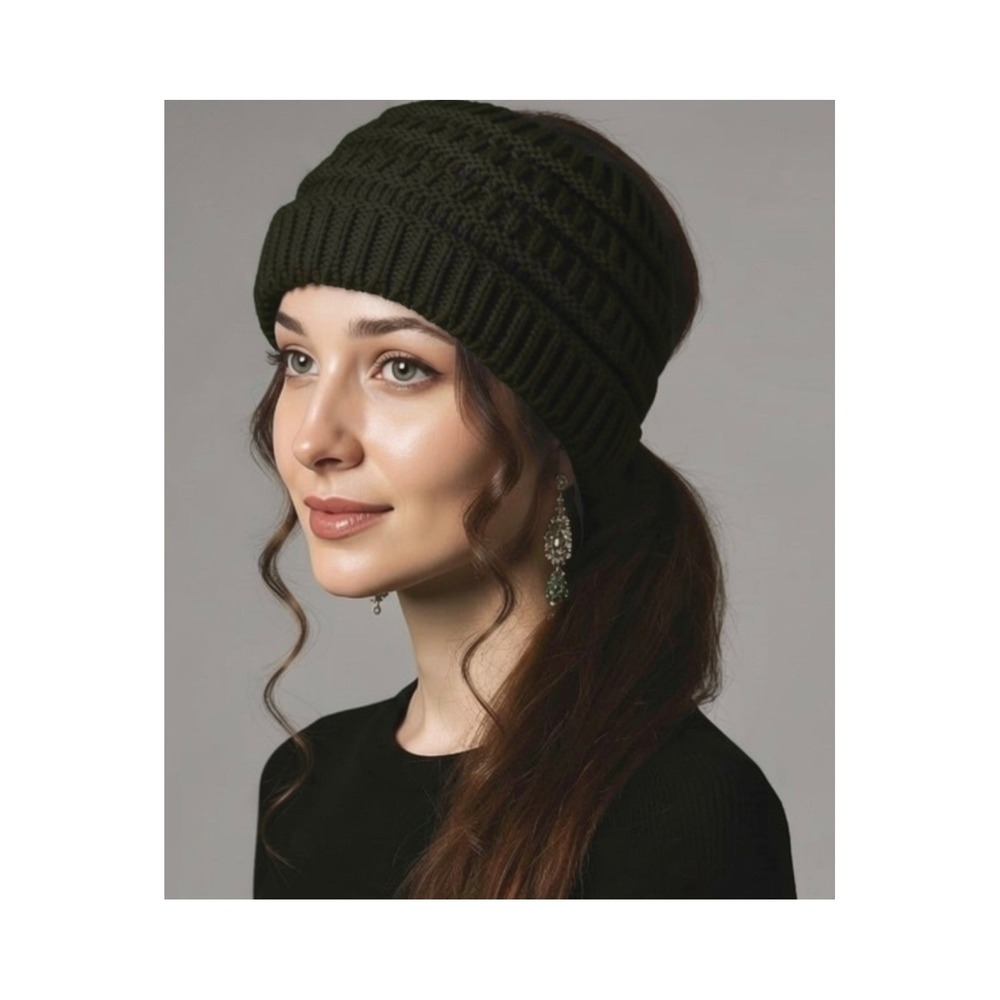 Cozy Knit Open Crown Ponytail Winter Hat Black Messy Bun NWT